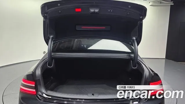 Genesis G80 Бензин 2.5 турбо AWD — Фото автомобиля 16
