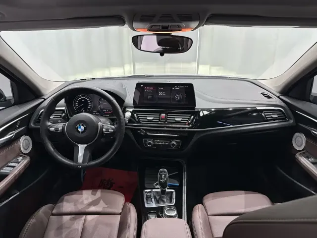 BMW BMW 1 Series 2023 120i M Sport Shadow Edition — Фото автомобиля 12
