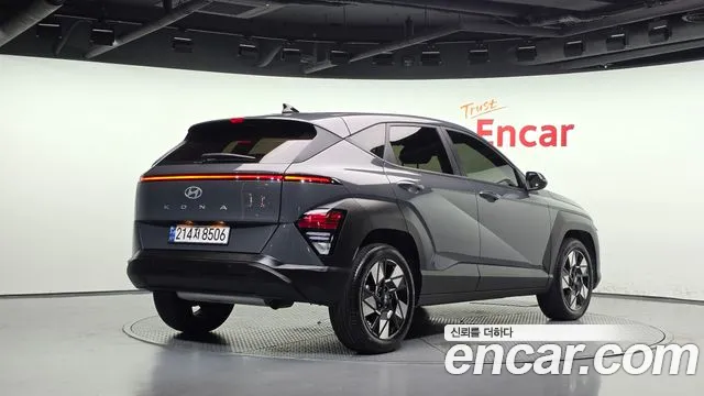 Hyundai Kona — Фото автомобиля 2