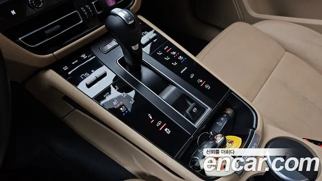 Porsche Macan — Фото автомобиля 8