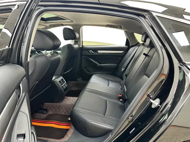 Honda Accord — Фото автомобиля 16