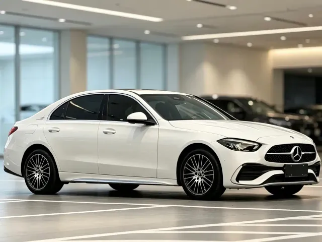 Mercedes-Benz C-Class — Фото автомобиля 3
