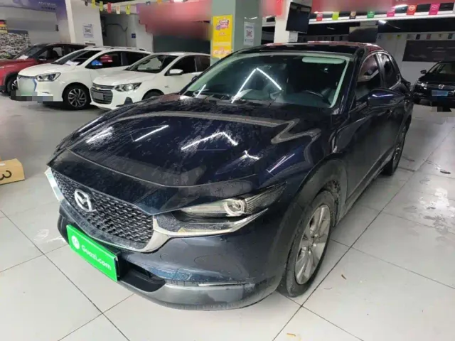 Фотография автомобиля — Mazda CX-30