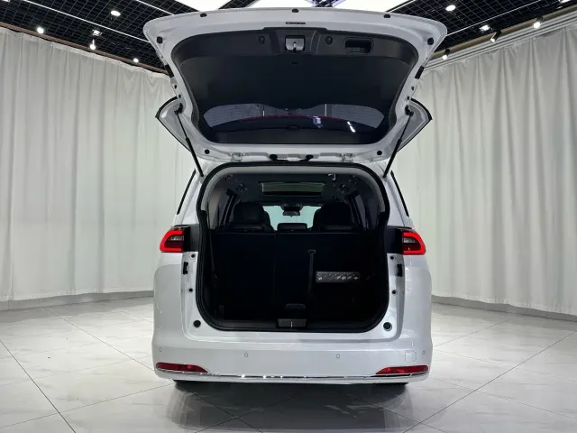 GAC Trumpchi M6 — Фото автомобиля 17