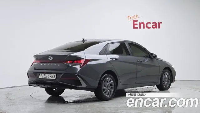 Hyundai Avante — Фото автомобиля 2