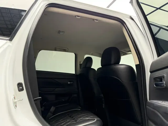 Mitsubishi Outlander — Фото автомобиля 15
