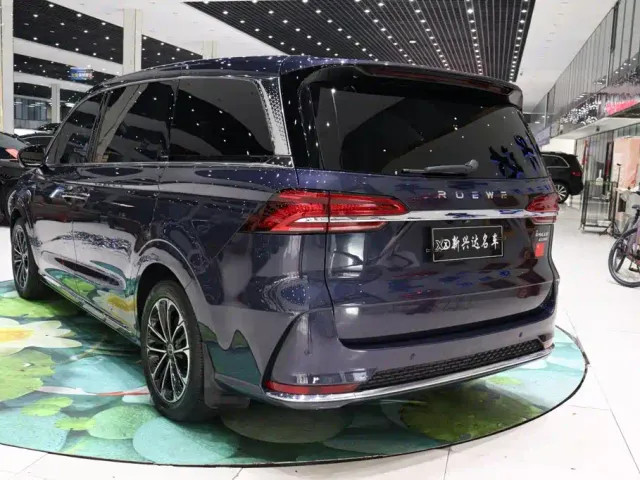 Roewe iMAX8 — Фото автомобиля 4