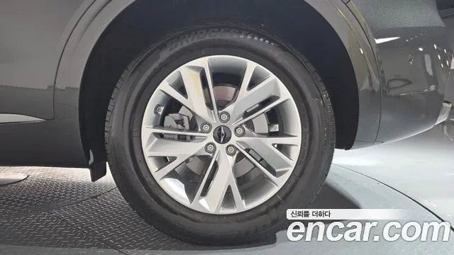 Genesis GV70 2.5T Бензин 2WD — Фото автомобиля 21