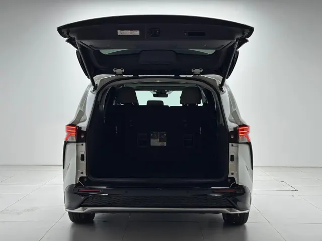 Toyota Granvia — Фото автомобиля 22