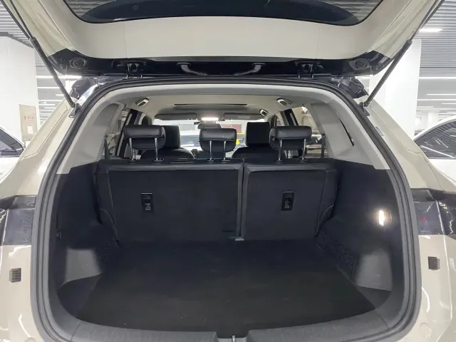 Wuling Asta — Фото автомобиля 10