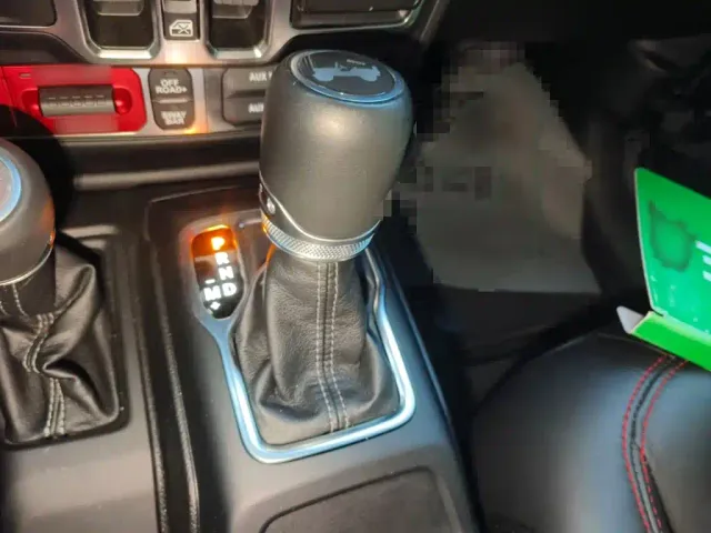 Jeep Wrangler — Фото автомобиля 6