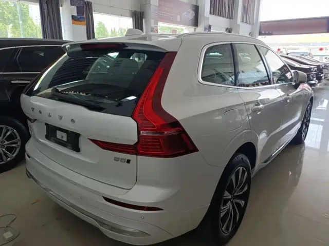 Volvo XC60 — Фото автомобиля 6