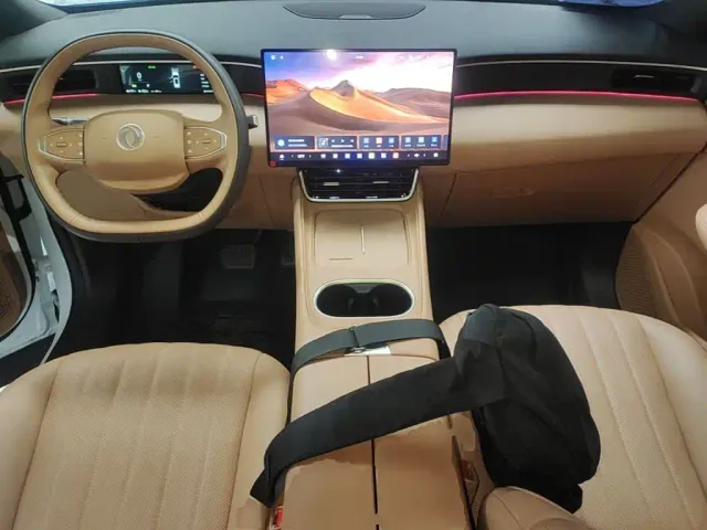 Dongfeng Aeolus L8 — Фото автомобиля 9