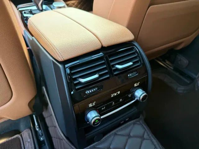 BMW 6 Series Gran Turismo — Фото автомобиля 15