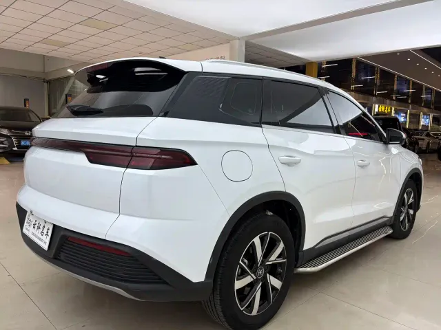 BYD Song Pro — Фото автомобиля 10