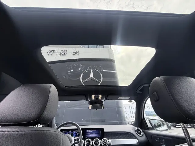 Mercedes-Benz EQB — Фото автомобиля 10