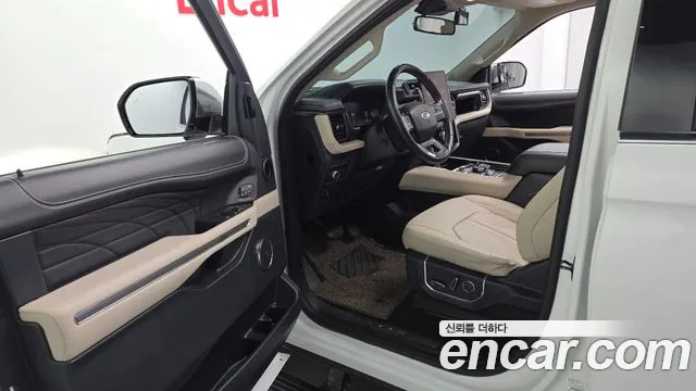 Ford Expedition — Фото автомобиля 15