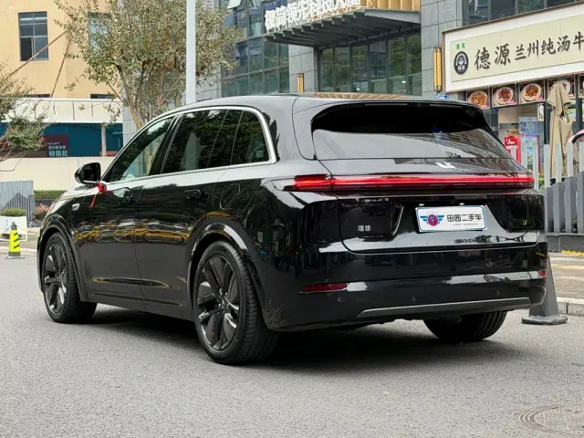 Li Auto L7 — Фото автомобиля 4