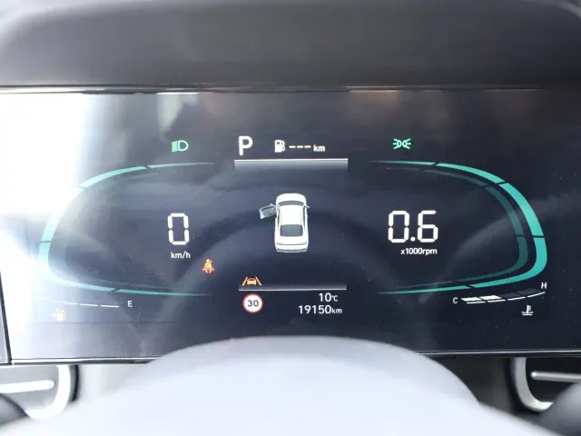 Hyundai Elantra — Фото автомобиля 8