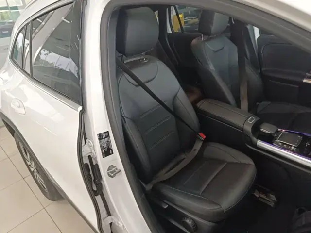 Mercedes-Benz EQA — Фото автомобиля 24