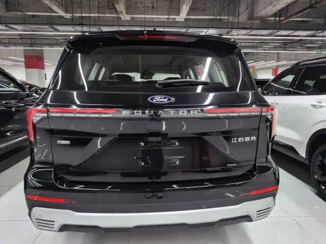 Ford Lingyu — Фото автомобиля 3