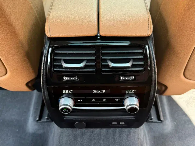 BMW 6 Series Gran Turismo — Фото автомобиля 12