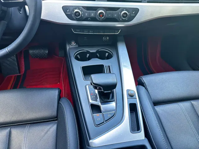 Audi A4L — Фото автомобиля 16
