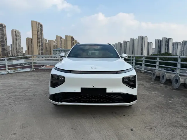 Xpeng G9 — Фото автомобиля 2