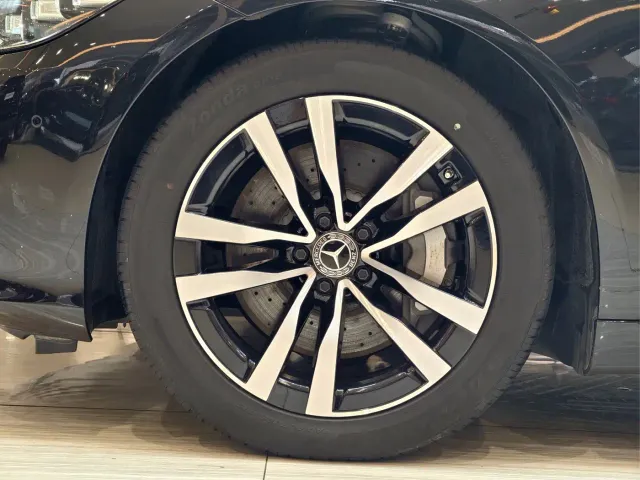 Mercedes-Benz S-Class — Фото автомобиля 24