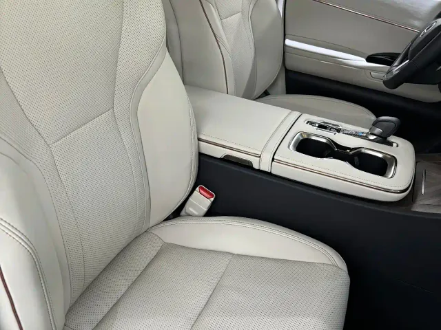 Lexus LM — Фото автомобиля 17