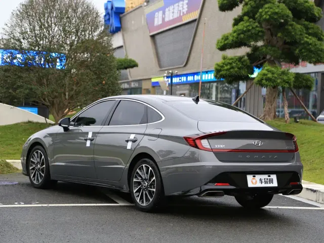 Hyundai Sonata — Фото автомобиля 19
