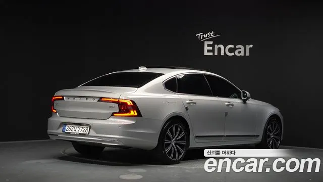 Volvo S90 — Фото автомобиля 2
