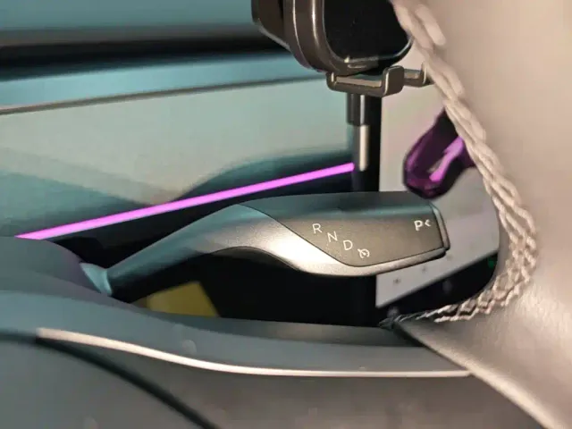 Tesla Model Y — Фото автомобиля 13