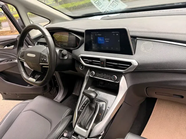 Maxus G50 — Фото автомобиля 10