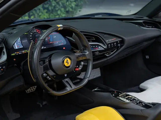 Ferrari SF90 — Фото автомобиля 9