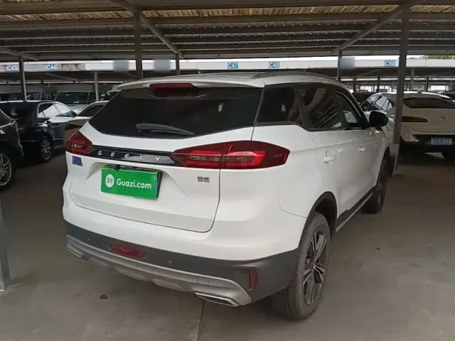 Geely Boyue — Фото автомобиля 6