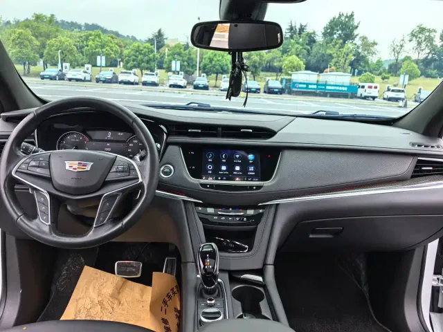 Cadillac XT5 — Фото автомобиля 11