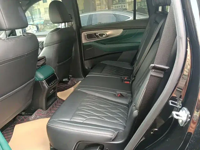 GAC Trumpchi GS8 — Фото автомобиля 16