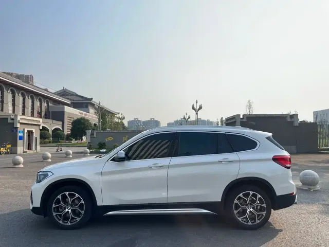 BMW BMW X1 2022 sDrive20Li Fashion — Фото автомобиля 3