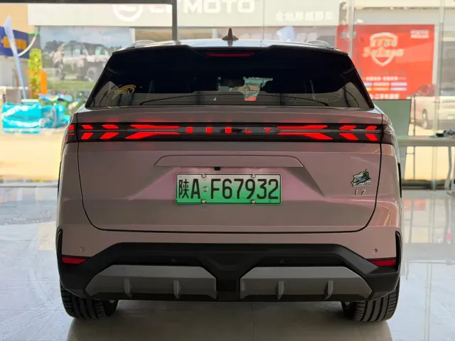 Geely Galaxy L7 — Фото автомобиля 18
