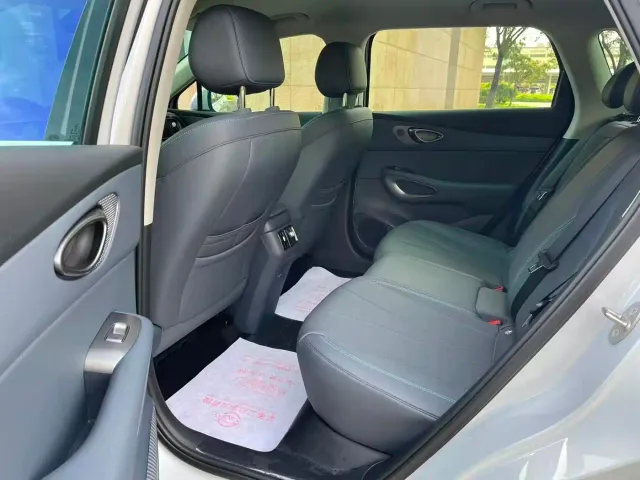 BYD Seal 05 DM-i — Фото автомобиля 12