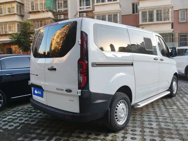 Ford Transit — Фото автомобиля 3