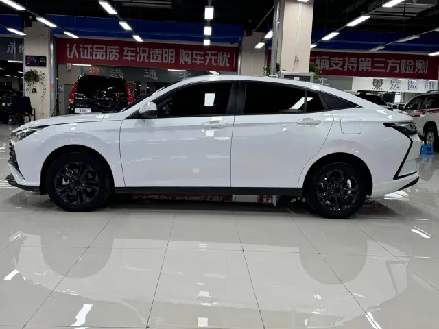 Dongfeng Yixuan — Фото автомобиля 18