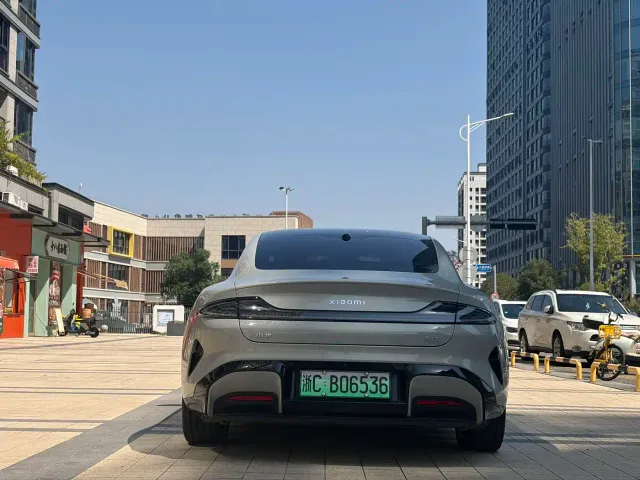 Xiaomi SU7 — Фото автомобиля 8