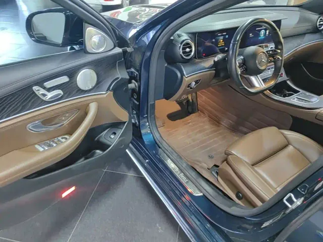 Mercedes-Benz E-Class — Фото автомобиля 15
