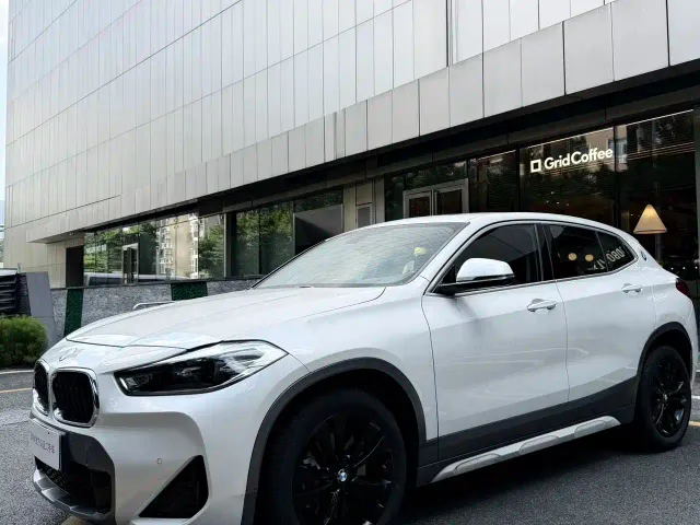 Фотография автомобиля — BMW X2