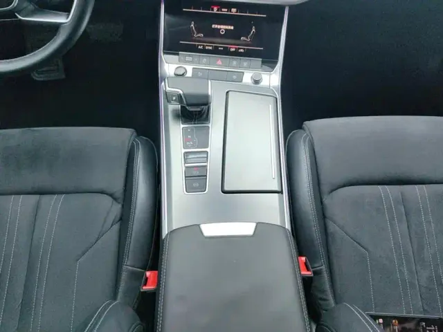 Audi A7L — Фото автомобиля 16