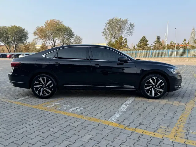 Volkswagen Passat — Фото автомобиля 5