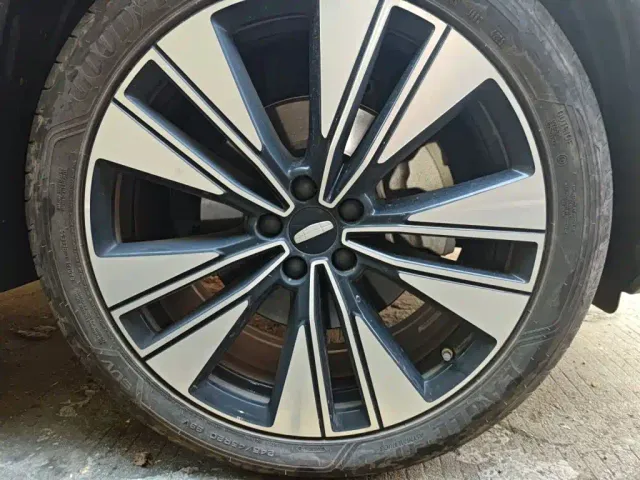 Geely Boyue L — Фото автомобиля 24
