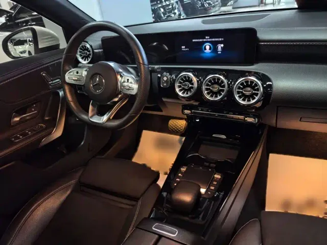 Mercedes-Benz A-Class — Фото автомобиля 14